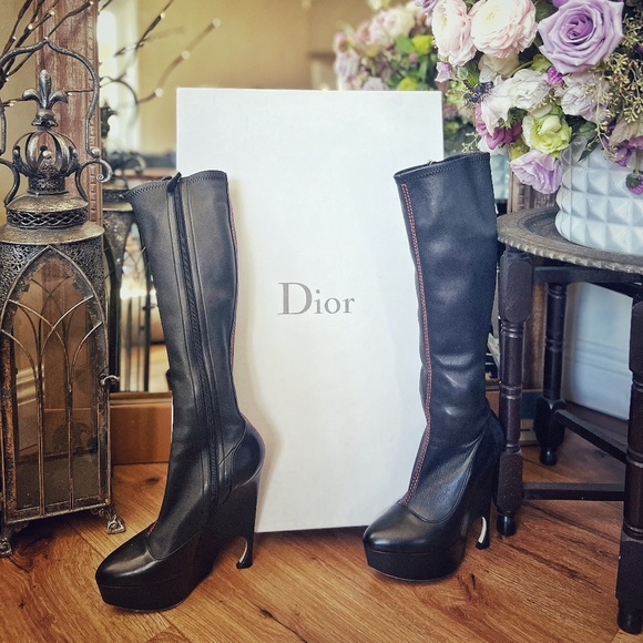 Tall boots - Picture 1 of 1